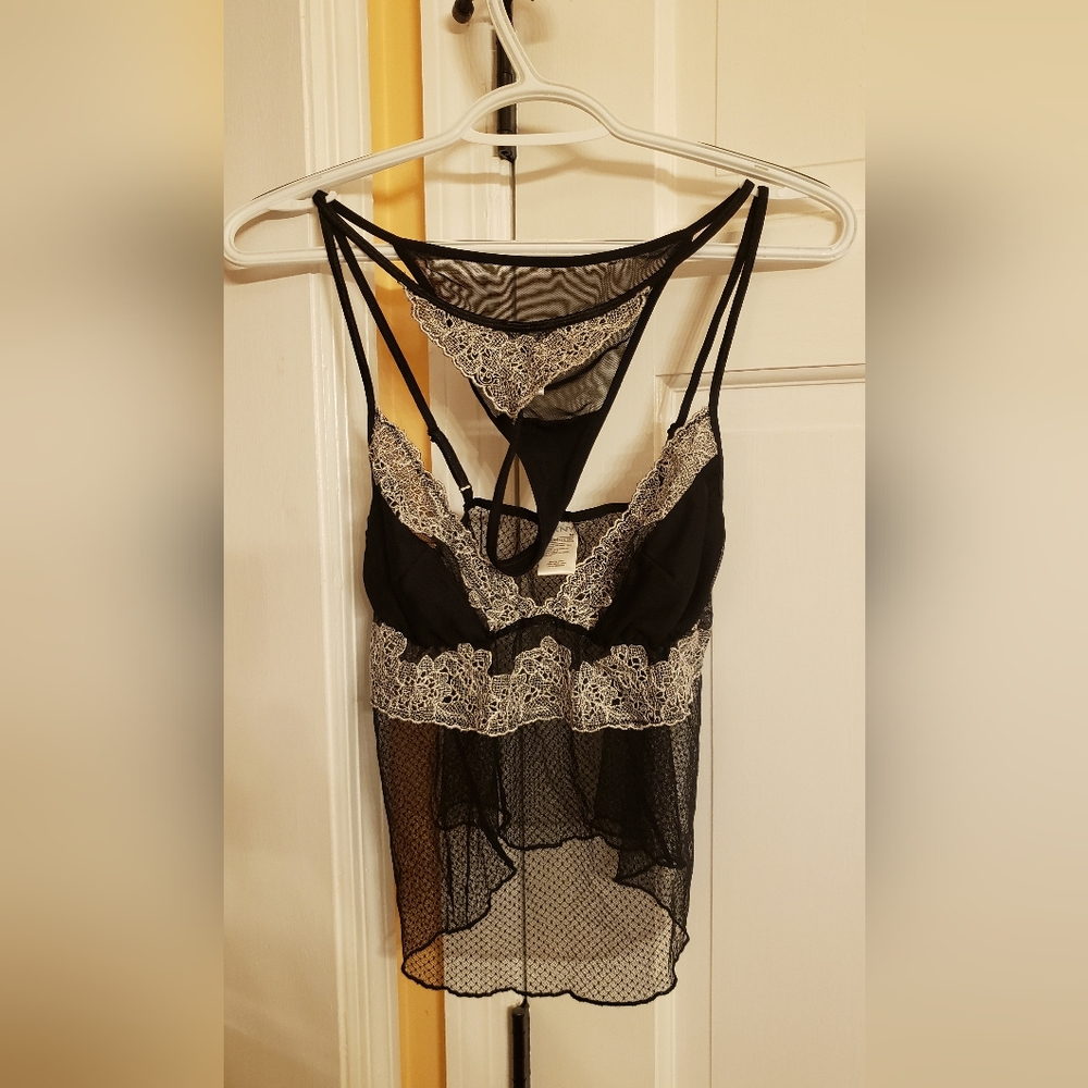 DKNY babydoll lingerie with matching thongs NWOT